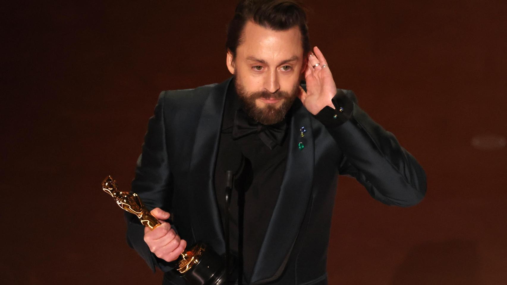 Kieran Culkin, con el Oscar por ‘A Real Pain’. Foto: Reuters