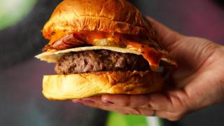 El emblemático restaurante en Miami que prepara la mejor frita cubana de todo el estado