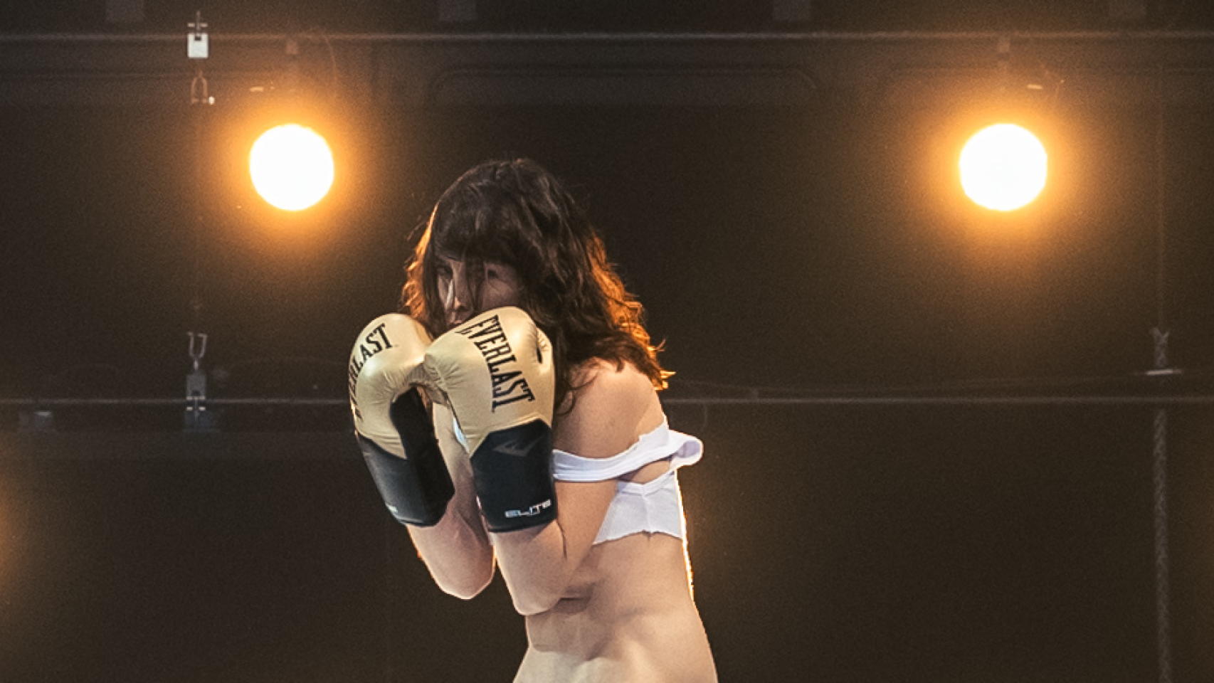 Marina Otero en un momento de 'Kill me'. Foto: Marina Caputo ( @anima__marina )