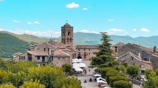 El pueblo medieval de Aragón de los más bonitos de España: con una plaza impresionante que es una auténtica joya