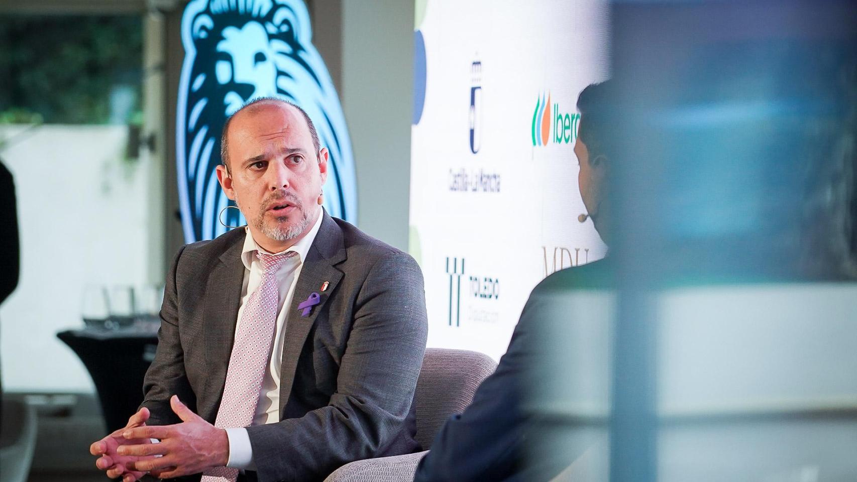 Conversación con el presidente de las Cortes regionales, Pablo Bellido.