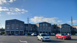 La fachada de la Facultade de Filoloxía de la Universidade da Coruña