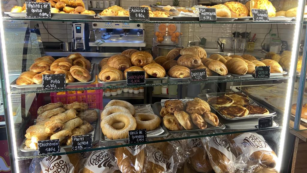 Escaparate de la panadería.