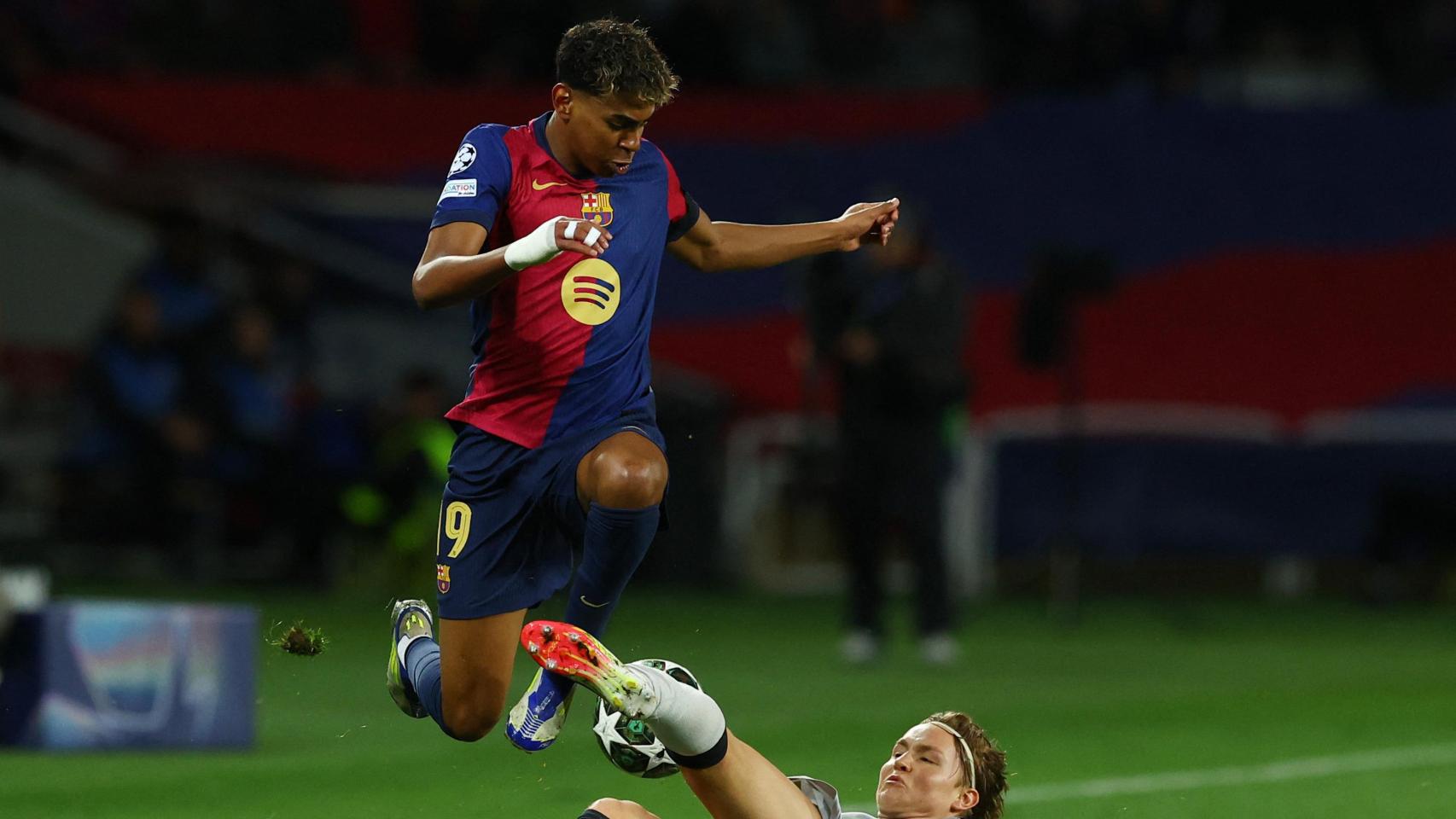 Lamine Yamal, durante el partido frente al Benfica