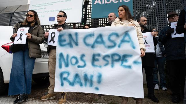 Manifestación por la educadora social asesinada por tres menores en un piso tutelado en Badajoz esta semana.