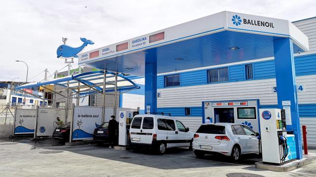 Estación de servicio Ballenoil.