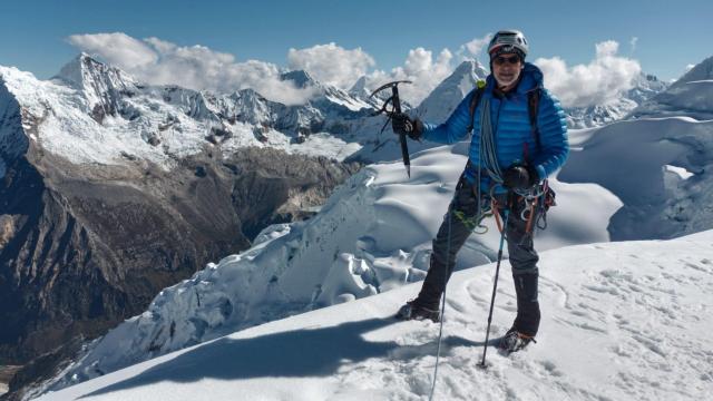 Quitín Mira, en 2023, escalando montañas de 6.000 metros de altura en Perú.
