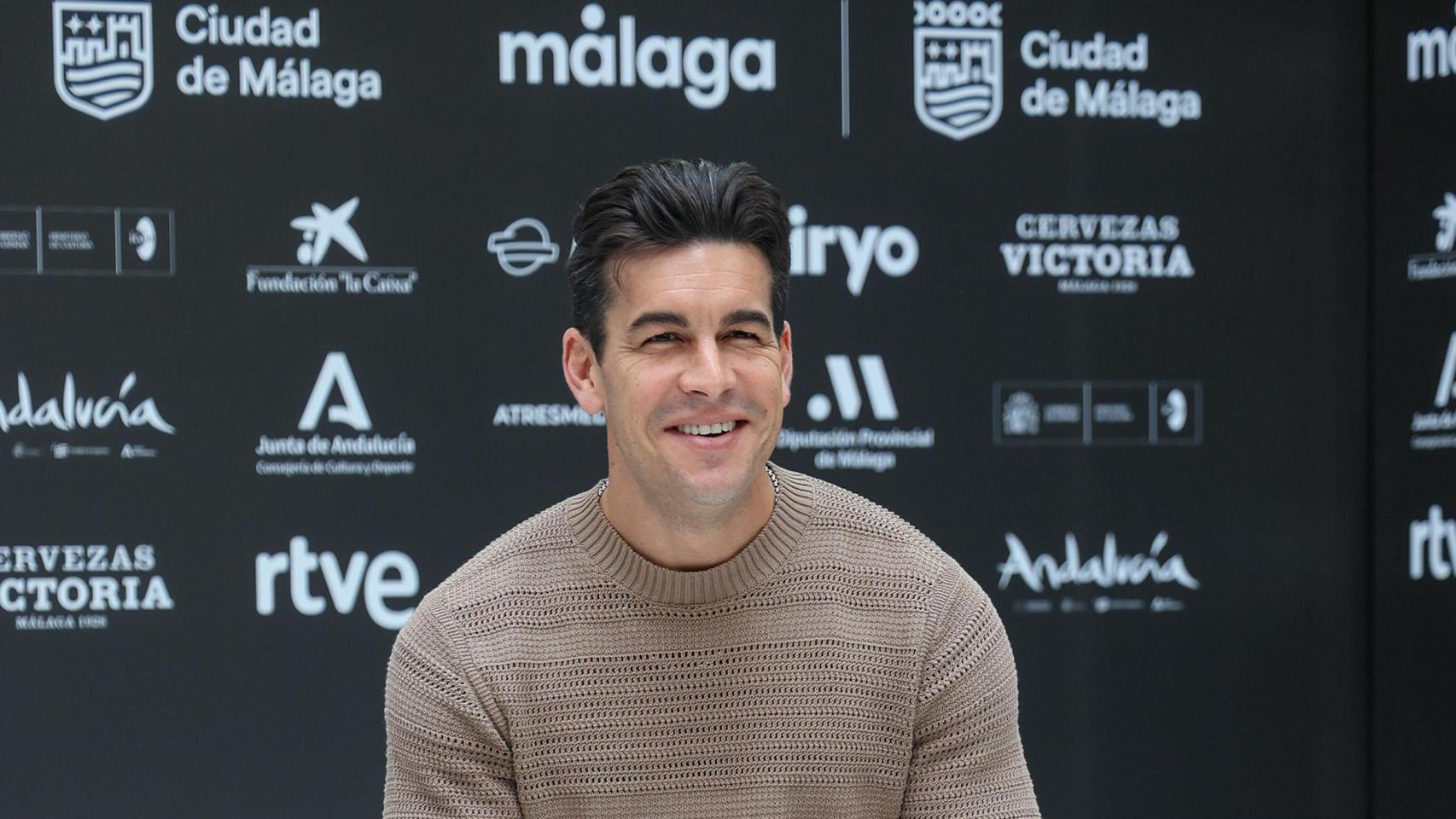 Mario Casas posa en el photocall de la película 'Muy lejos' que se presenta este domingo durante el 28º Festival de Málaga. Foto: Daniel Pérez / EFE