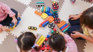 Ya es oficial: esta es la ayuda que debes solicitar en Andalucía para la escuela infantil gratuita a menores de 3 años