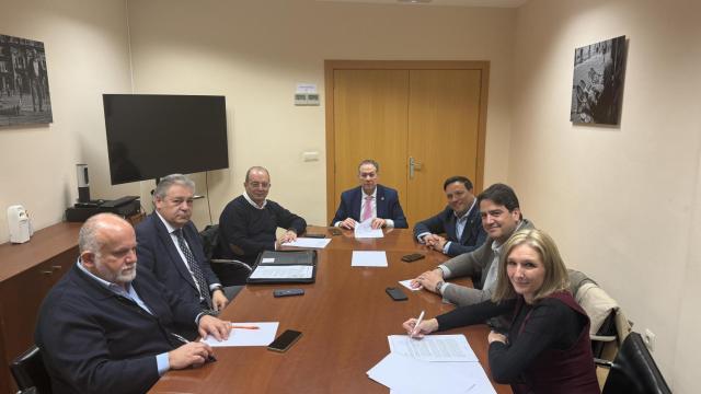 Reunión del Ayuntamiento, Empresarios de Hostelería y Administradores de Fincas