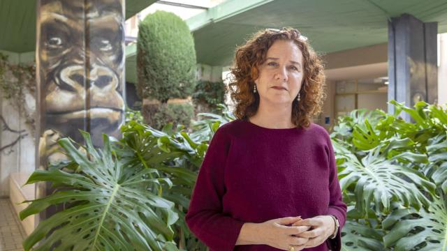 María Jesús Perles posa antes de la entrevista.