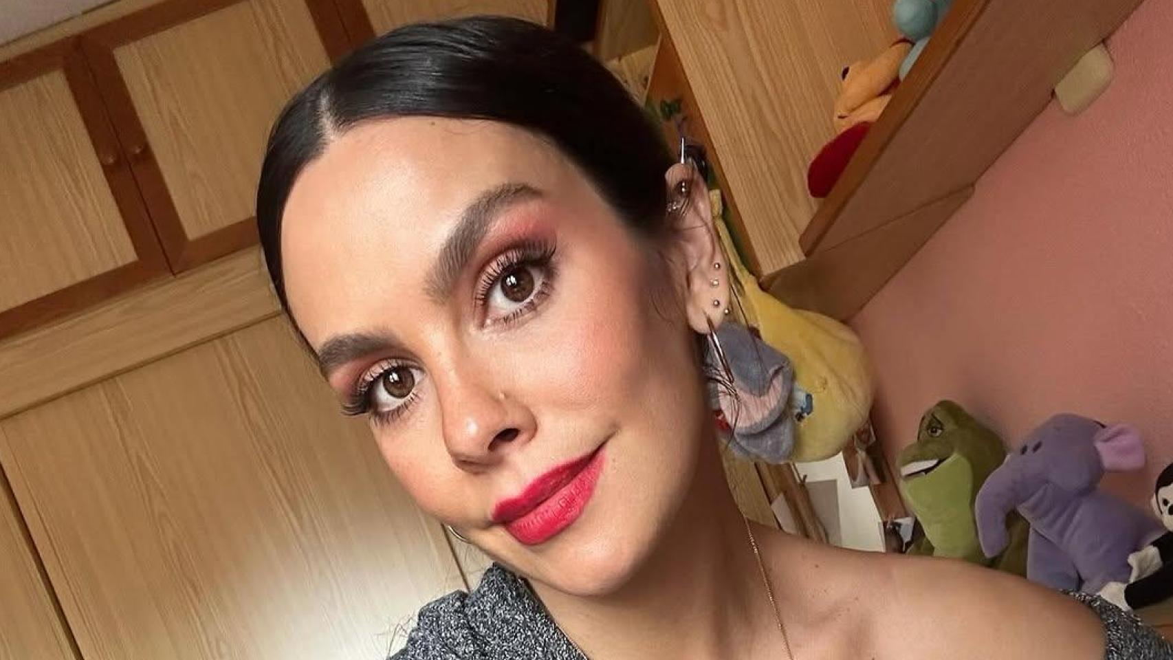 Cristina Pedroche, en una imagen de sus redes sociales, en su habitación de soltera, en la casa de sus padres.