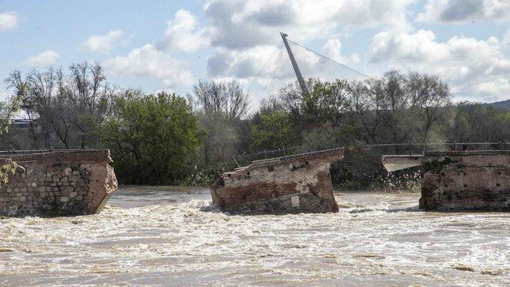 Derrumbe del Puente Romano de Talavera de la Reina. Foto: Cuenta de Emiliano García-Page en X.