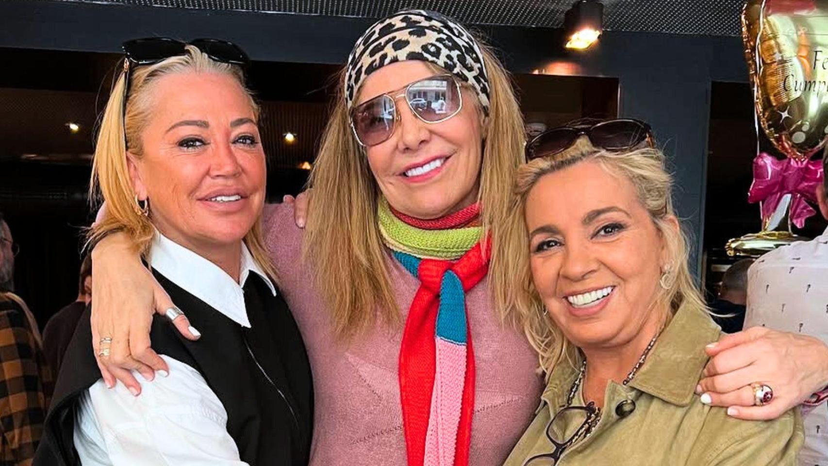 Belén Esteban y Carmen Borrego han arropado a Belén Rodríguez en su fiesta de cumpleaños.