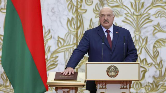 Alexandr Lukashenko este martes en la jura de su cargo como presidente de Bielorrusia.