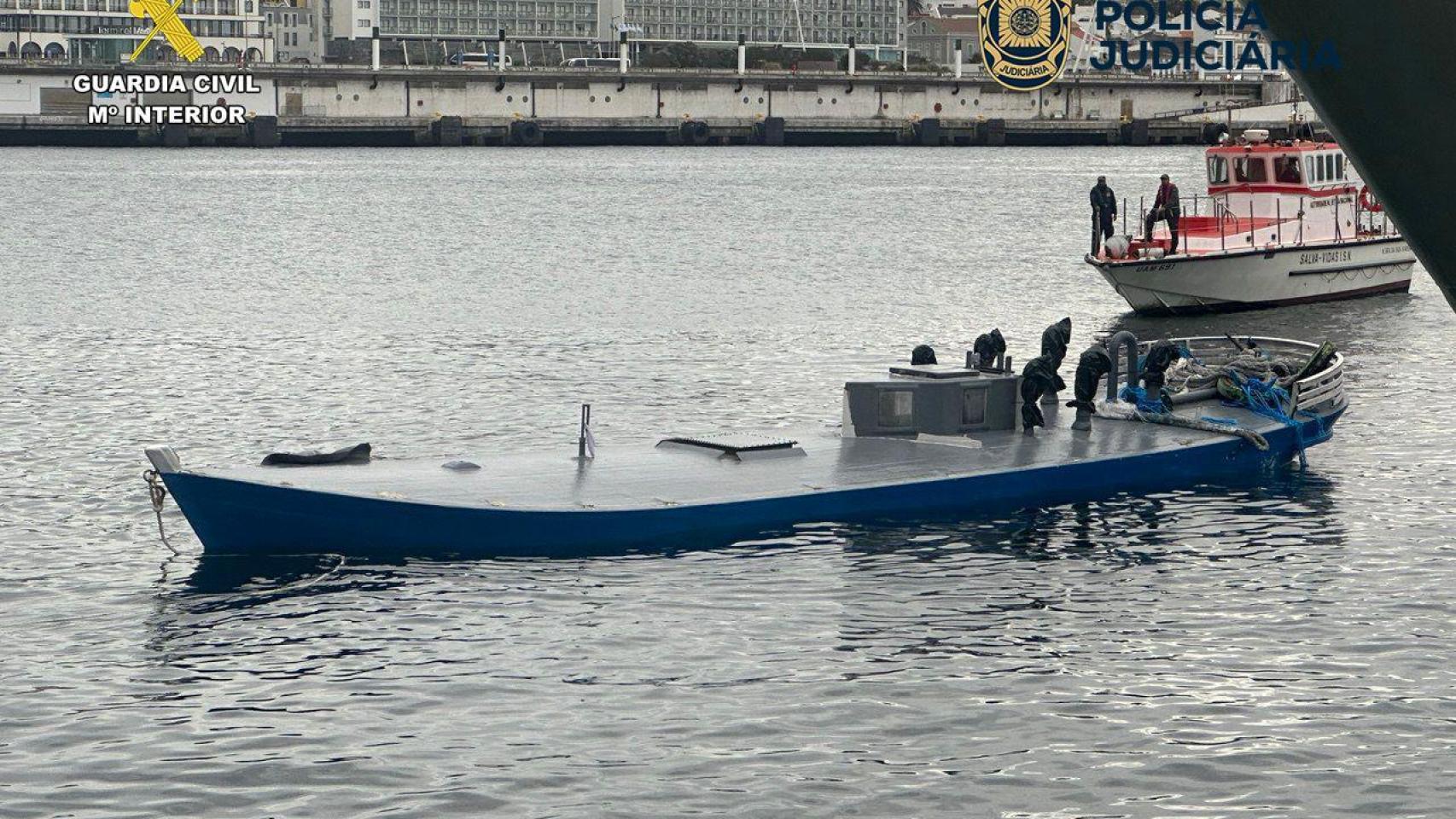 Imagen grabada por la UCO del narcosubmarino.