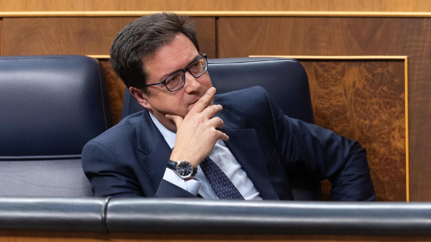 El ministro para la Transformación Digital y de la Función Pública, Óscar López, durante la sesión plenaria del Congreso de los Diputados del 25 de marzo de 2025.