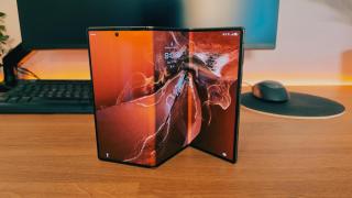 Nunca había visto un móvil así, probamos el móvil más espectacular, el plegable triple Huawei Mate XT