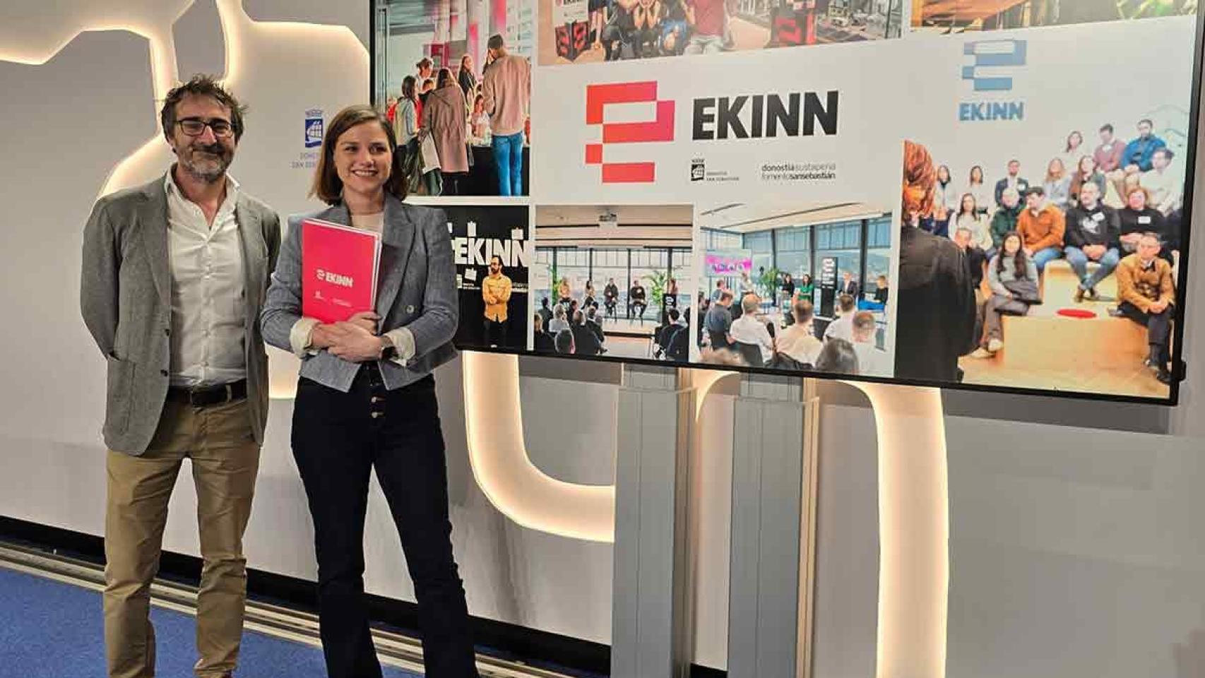 El gerente de Fomento de San Sebastián, Iñigo Olaizola, y la concejala de Economía y Empleo Local, Ane Oyarbide.