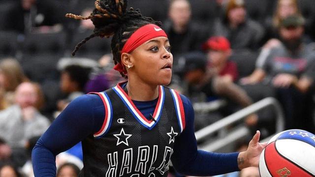 Cherelle George 'Torch' durante un partido con los Harlem Globetrotter.