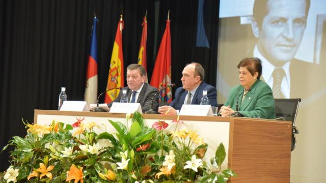 Luis Miguel González Gago participa en un acto homenaje a Adolfo Suárez en Cebreros (Ávila)