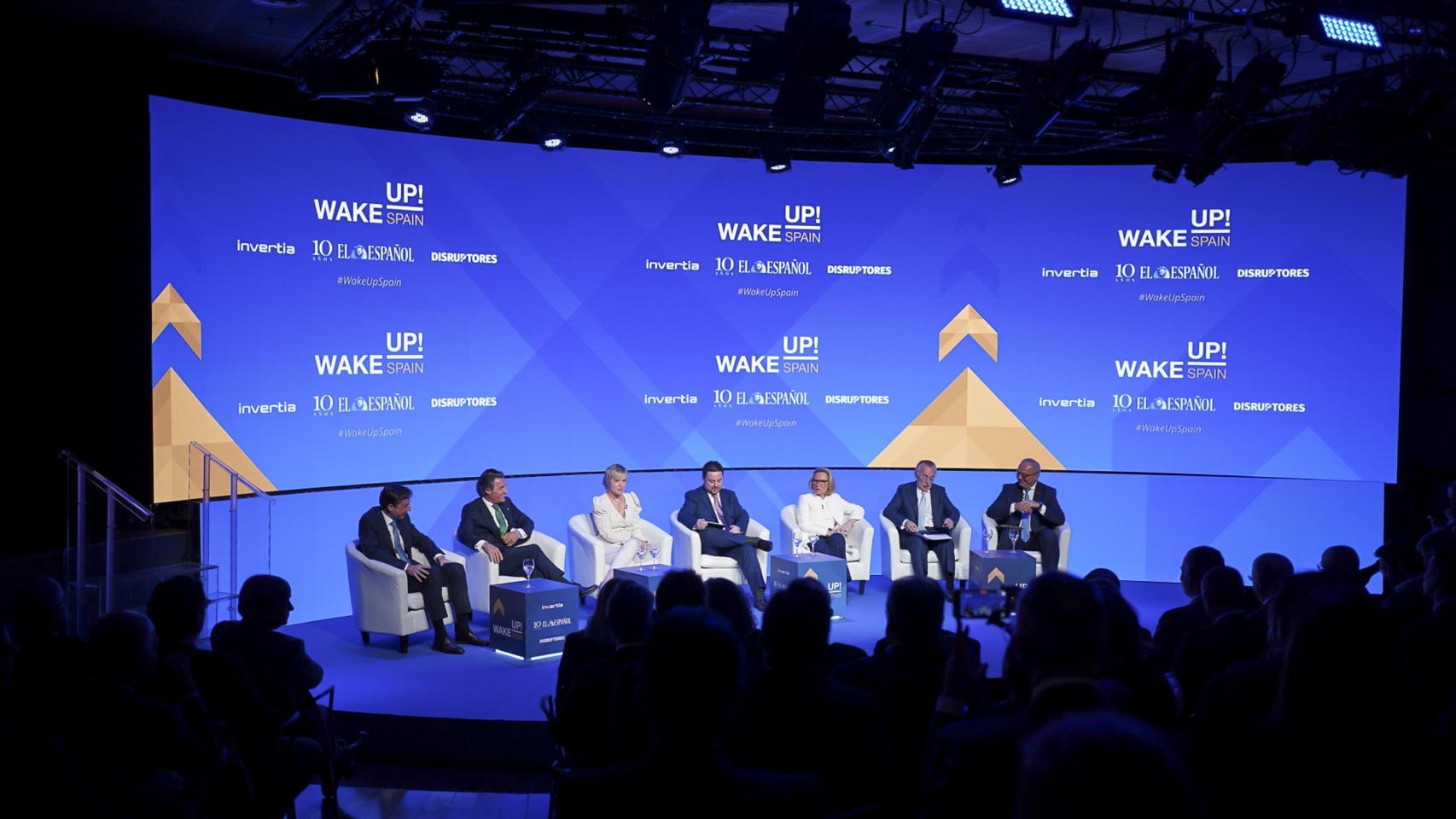 Paco Salcedo, presidente de Microsoft España; Federico Linares, presidente de EY España; Belén Garijo, CEO de Merck; Arturo Criado, subdirector de EL ESPAÑOL-Invertia; Carme Artigas, senior fellow at Harvard Belfer Center; Luis Furnells, presidente ejecutivo del Grupo Oesía; y Albert Triola, CEO de Oracle en el V Foro Económico Español Wake Up, Spain!, organizado por EL ESPAÑOL, Invertia y Disruptores.