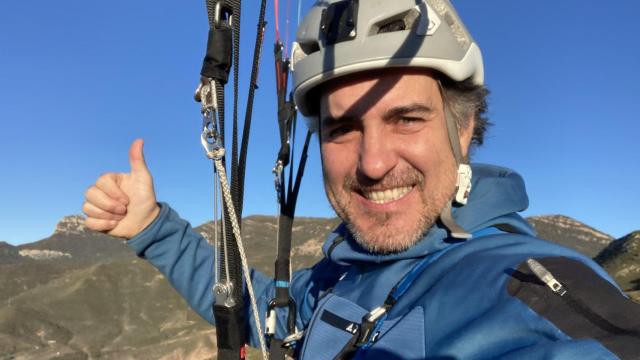 El alpinista y saltador base Carlos Suárez en una de sus fotografías compartidas en redes sociales.