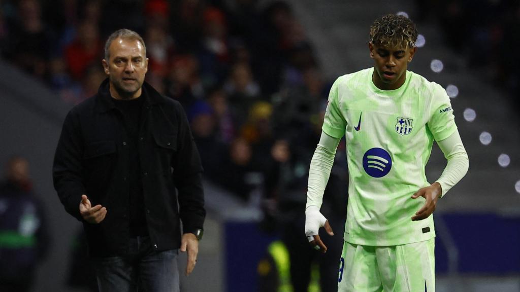 Hansi Flick con Lamine Yamal