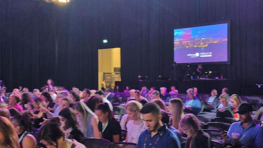 Escenario principal de eMerge.