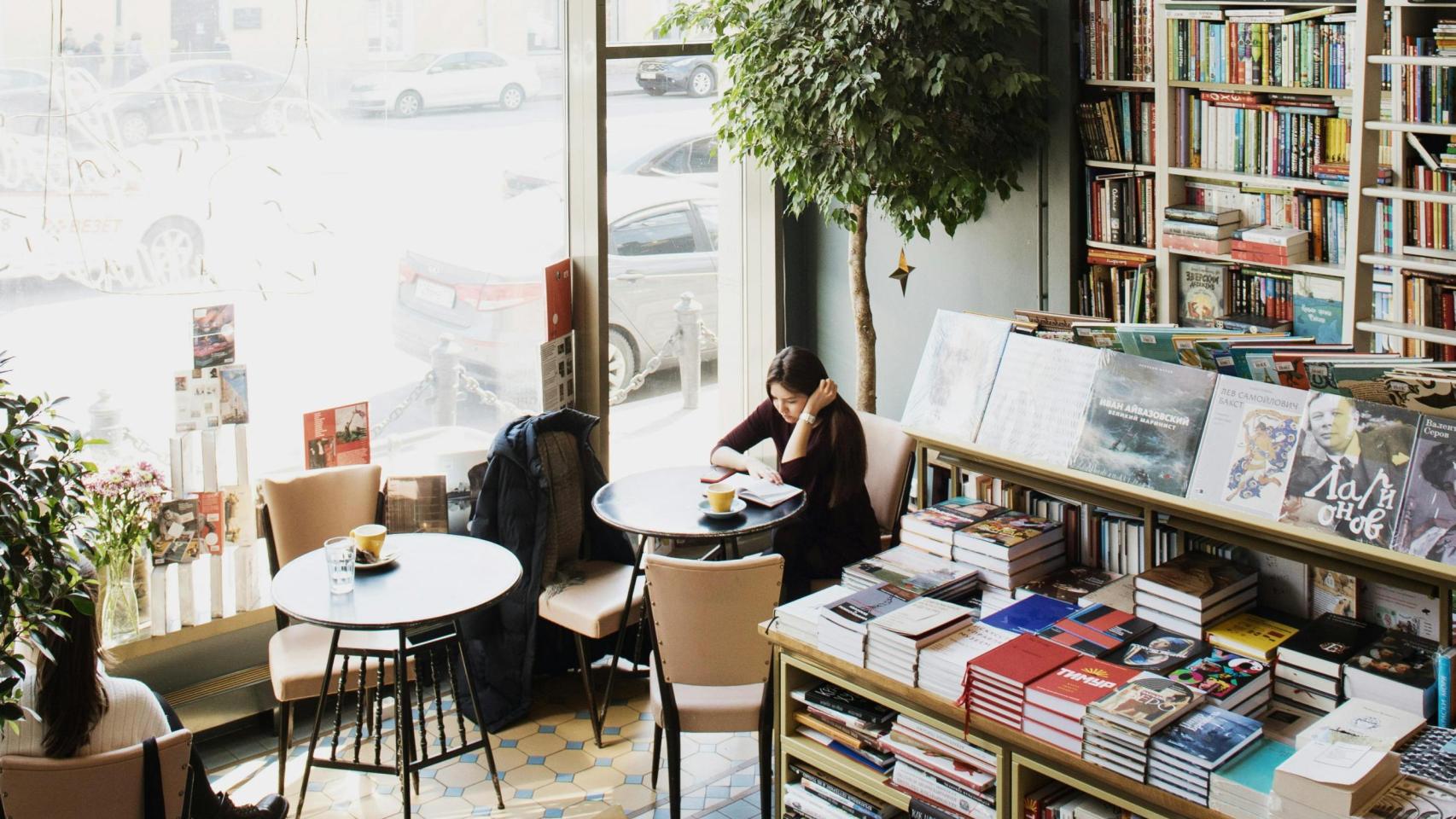 Las librerías que incluyen servicio de cafetería son una alternativa atractiva para los amantes de la lectura y el ocio.