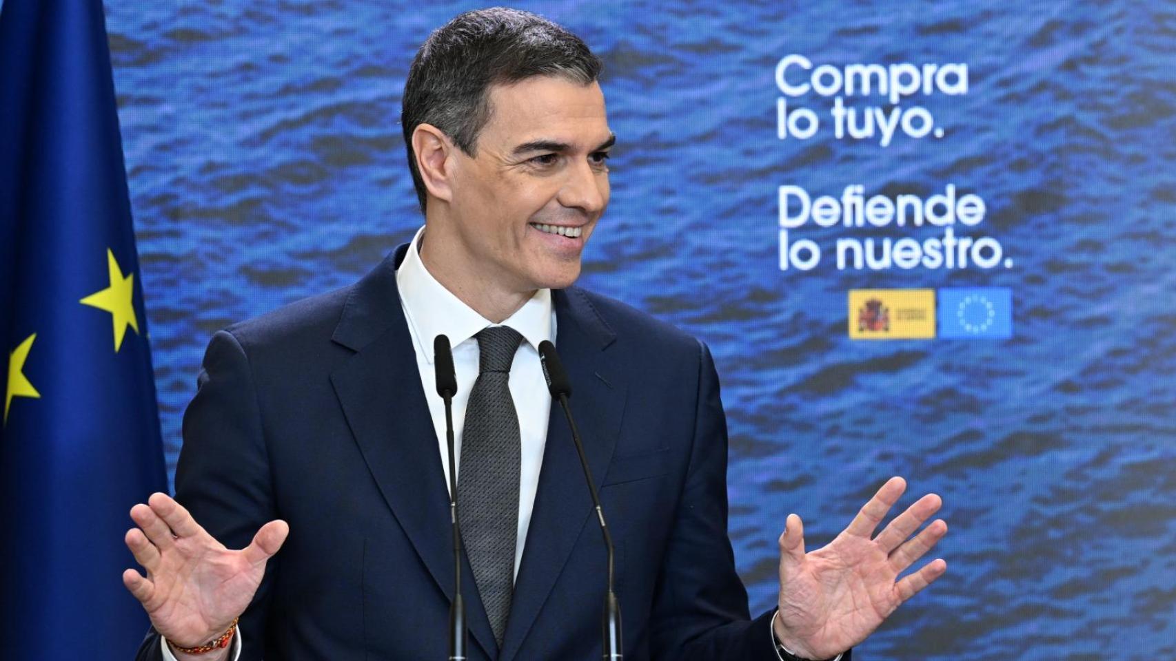 Pedro Sánchez, el jueves en Moncloa, presentando su plan contra la guerra arancelaria de la Administración Trump.