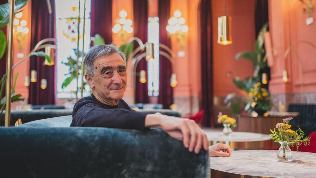 Fernando Giráldez estudió medicina en la Universidad de Valladolid.