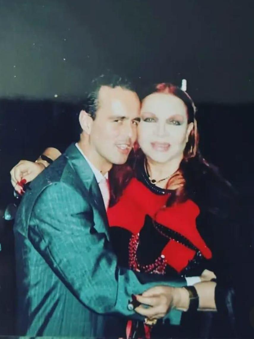 Sara Montiel con José Aguilar en un acto público.