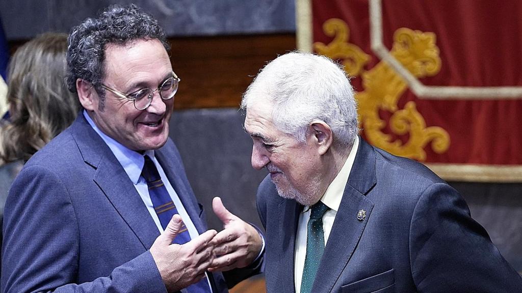 El fiscal general, Álvaro García Ortiz, y el presidente del TC, Cándido Conde-Pumpido, en un acto en el Consejo General del Poder Judicial en diciembre de 2023.
