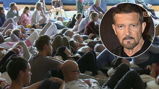 Fotomontaje de BLUPER con Antonio Banderas y una secta.