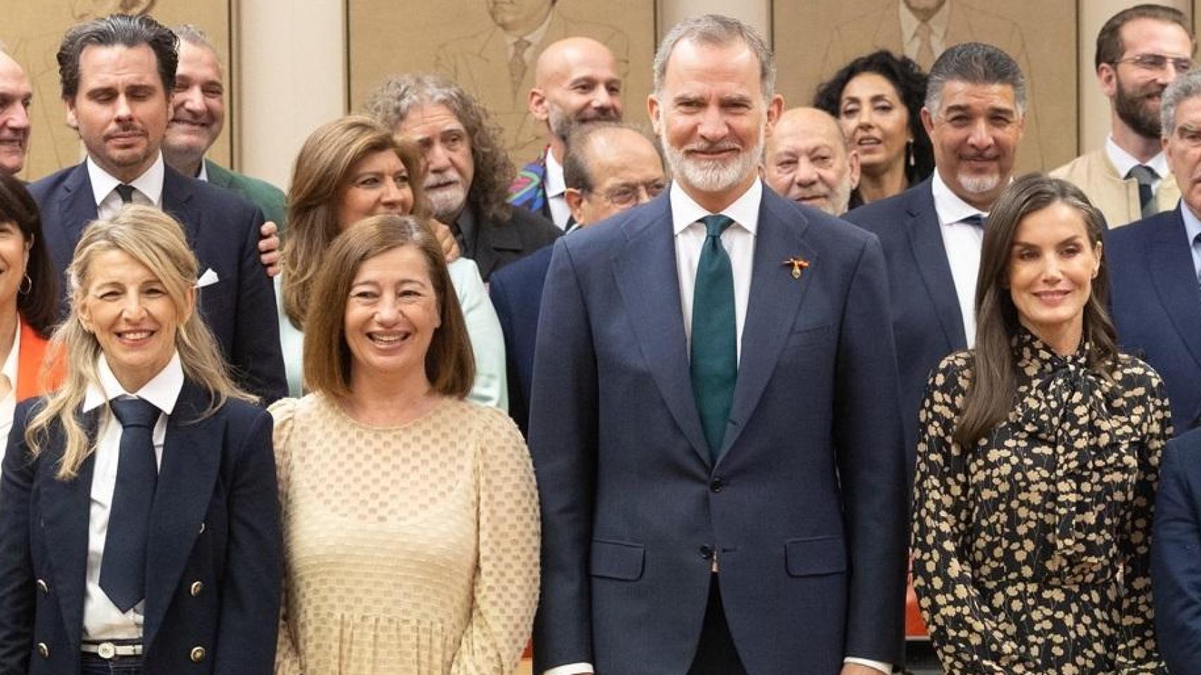 Yolanda Díaz, en primer término junto a Francina Armengol y los Reyes, este martes en el Congreso,