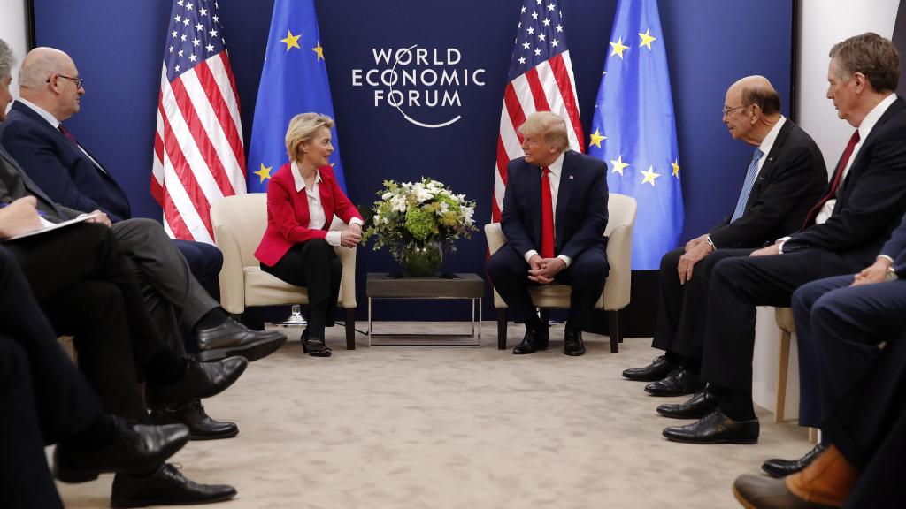 Ursula von de Leyen y Donald Trump sólo se han visto en persona una vez: en enero de 2020, al final del primer mandato del magnate inmobiliario, en el foro de Davos