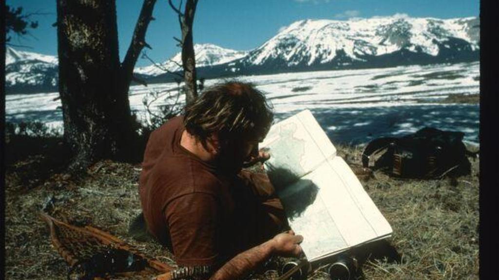 Douglas Peacock presenta su última obra 'Proscrito y salvaje' (Errata Naturae, 2025).