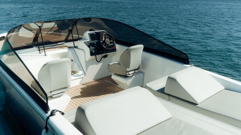 Interior del prototipo de Dhamma Blue