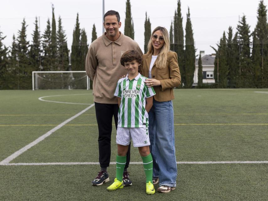 Sito junto a sus padres Jesús y Clara