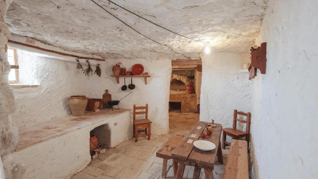 Las casas cueva de Trigueros del Valle