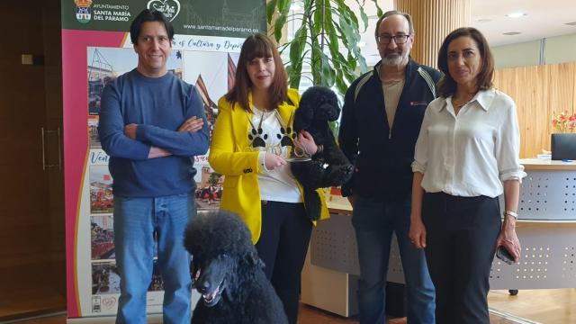 El Ayuntamiento de Santa María del Páramo abrió sus puertas para rendir homenaje a la campeona