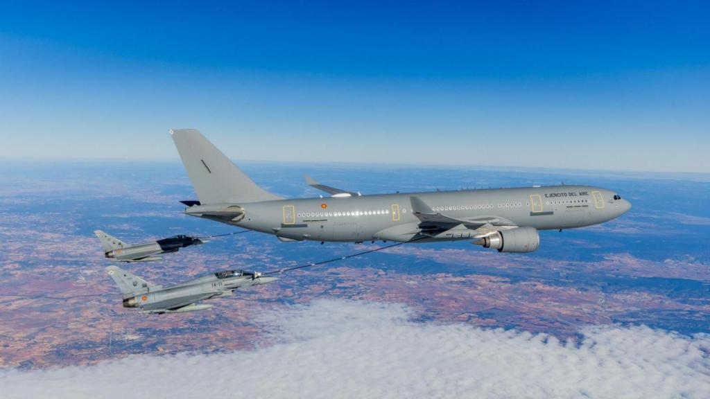 El primer A330 MRTT junto a dos Eurofighter del Ejército del Aire y del Espacio