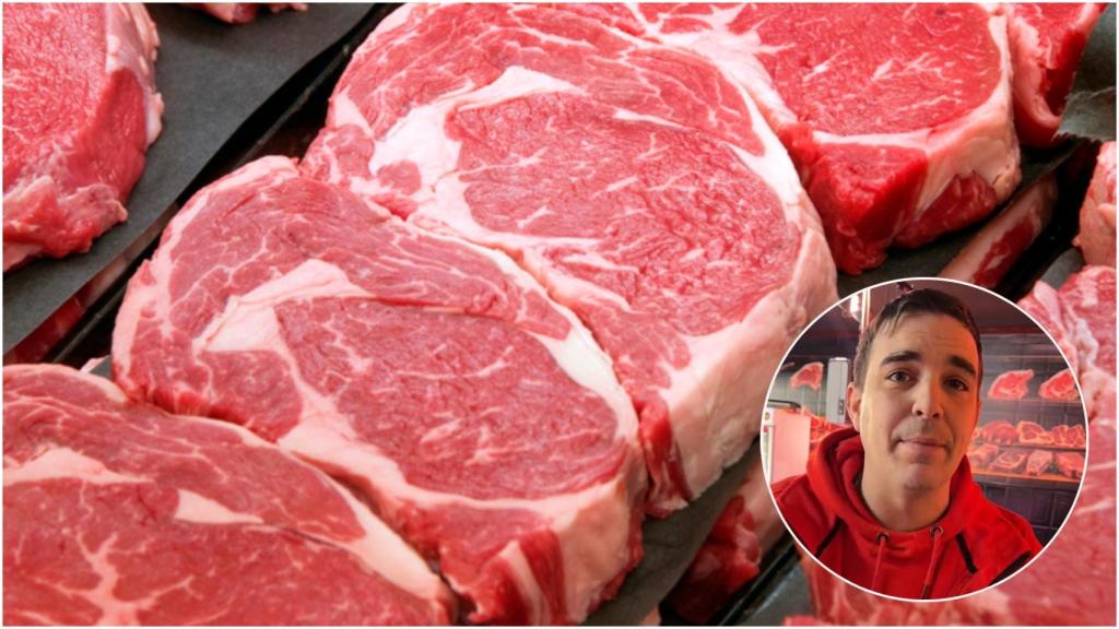 Montaje con filetes de carne en una carnicería y, junto a ellos, Rubén Martínez (@elcarnicerotiktoker).