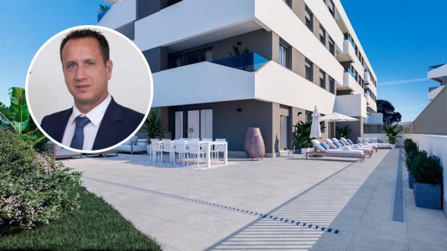 Montaje de una de las viviendas de AEDAS y Juan López.