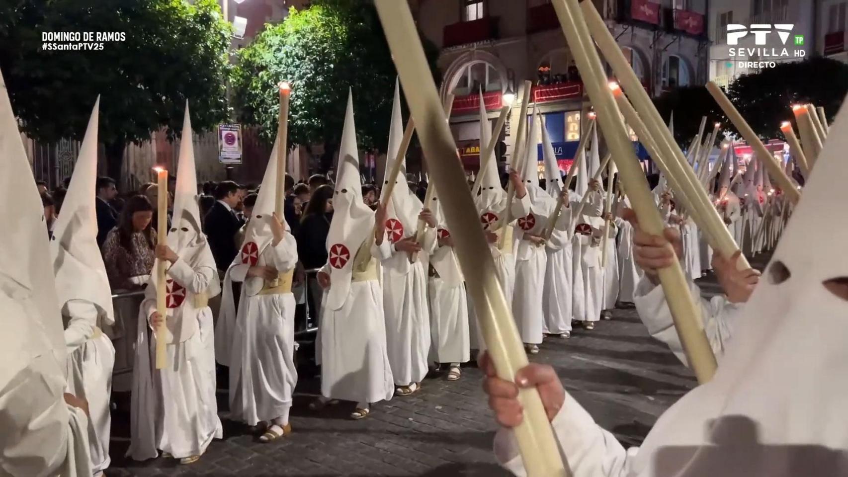 Imagen de la retransmisión del Domingo de Ramos de PTV Sevilla.