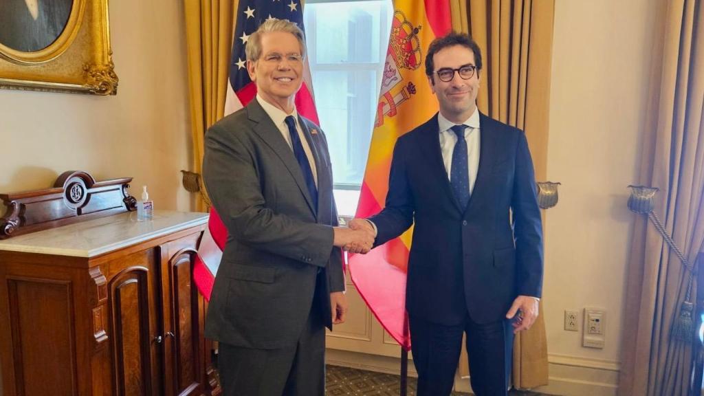 El ministro de Economía, Comercio y Empresa, Carlos Cuerpo, se reunió este martes en Washington con el secretario del Tesoro de Estados Unidos, Scott Bessent.