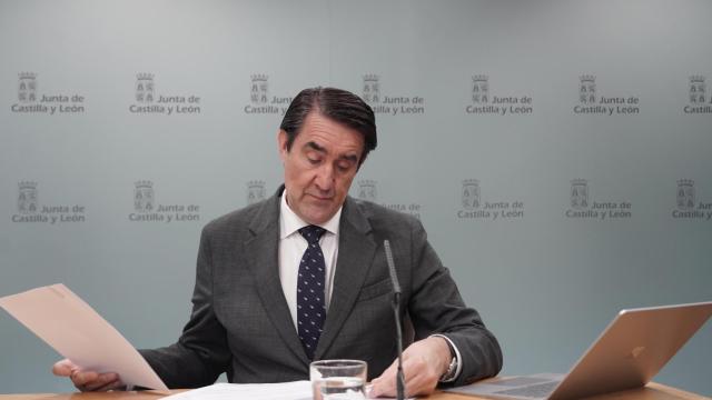 El consejero de Medio Ambiente, Vivienda y Ordenación del Territorio, Juan Carlos Suárez-Quiñones, durante la rueda de prensa posterior al Consejo de Gobierno de este miércoles