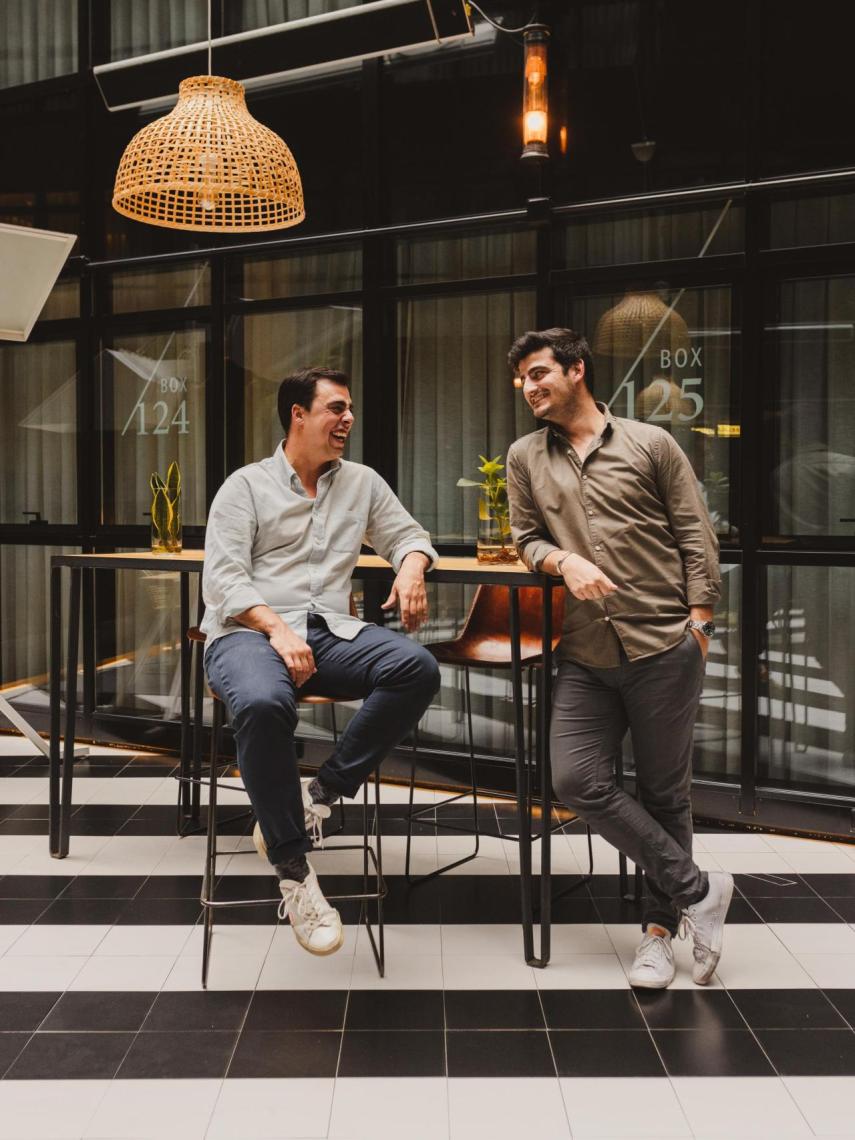 Los hermanos y cofundadores de Fundeen, Nacho y Adrián Sánchez.