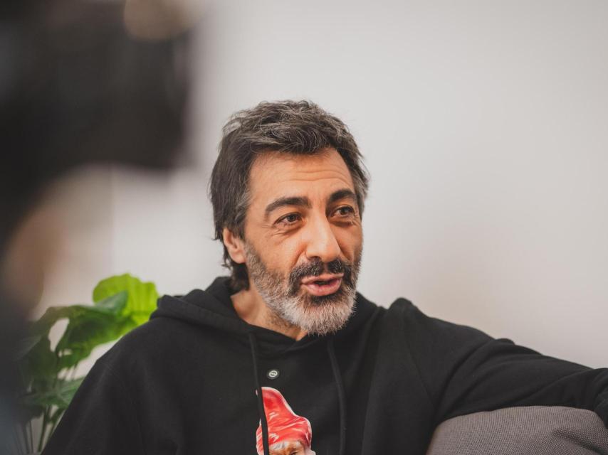 Juan del Val durante la entrevista para Magas.